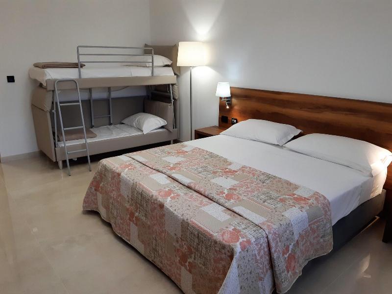 Morello Beach Hotel - Oda