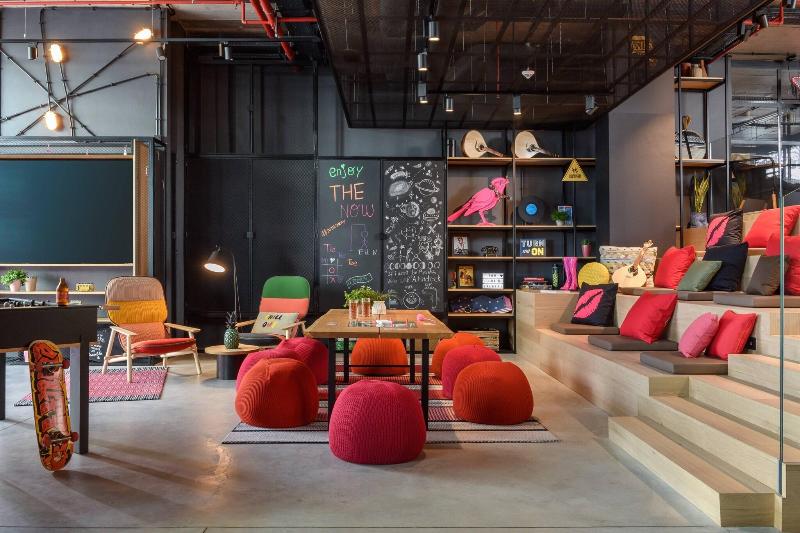 Moxy Lisbon City - Lobi