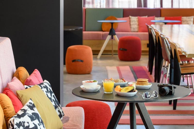 Moxy Lisbon City - Lobi