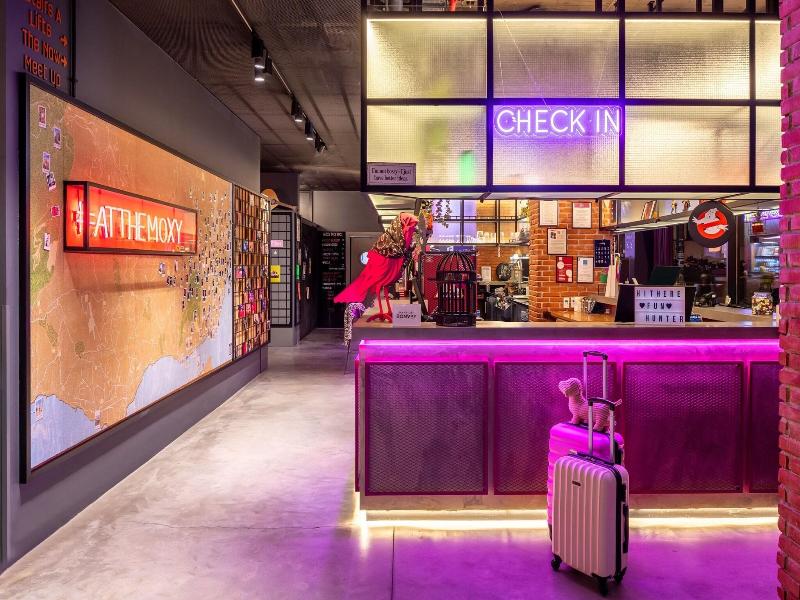 Moxy Lisbon City - Lobi