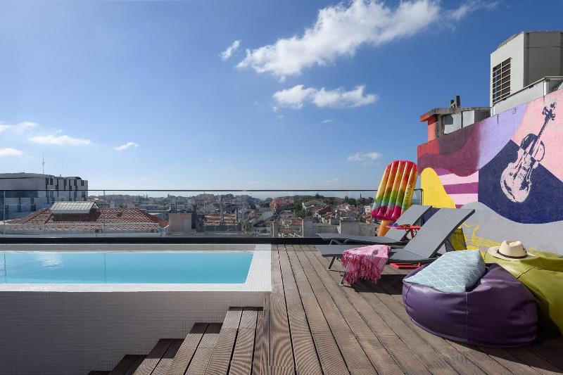 Moxy Lisbon City - Havuz