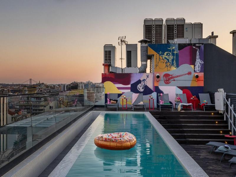 Moxy Lisbon City - Havuz