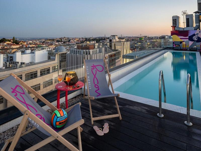 Moxy Lisbon City - Havuz