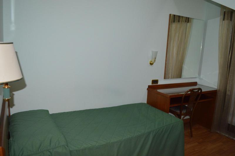 Canadian Hotel - Oda