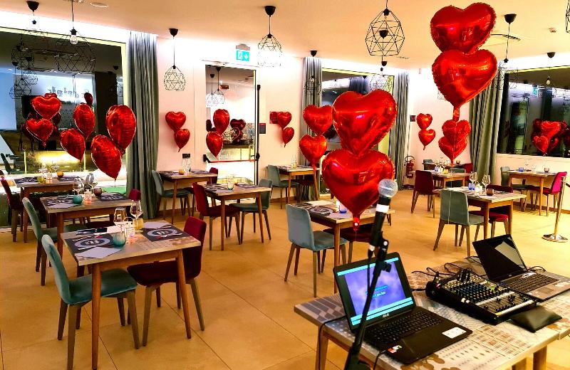 You & Me Beach Hotel - Lobi