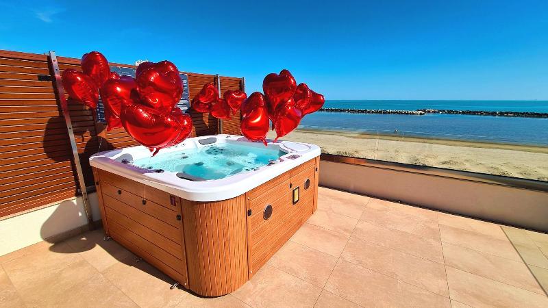 You & Me Beach Hotel - Aktivite