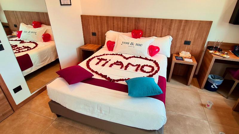 You & Me Beach Hotel - Genel
