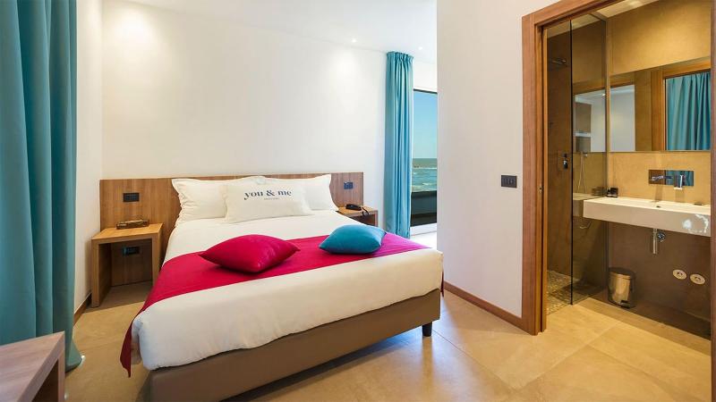 You & Me Beach Hotel - Oda