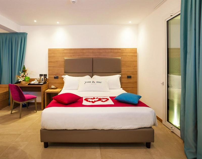 You & Me Beach Hotel - Oda