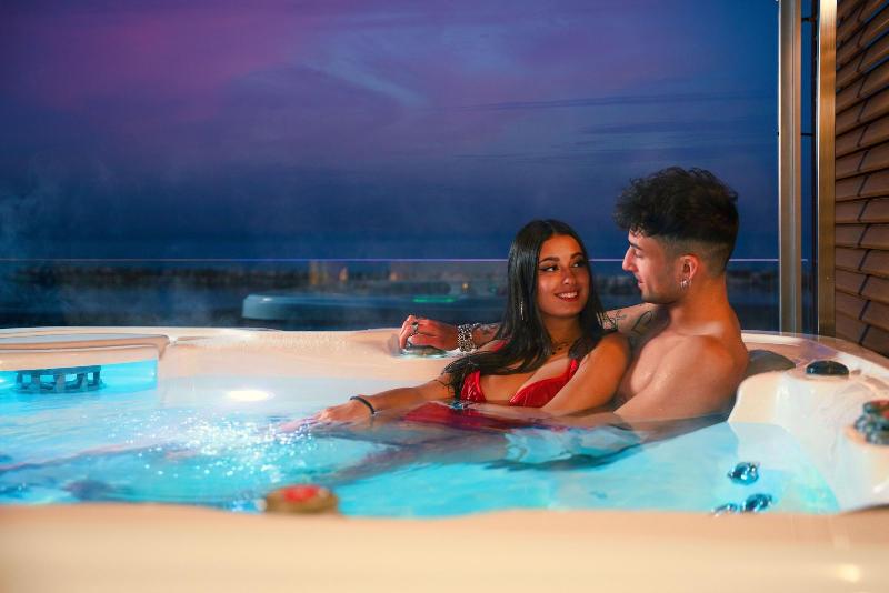 You & Me Beach Hotel - Oda