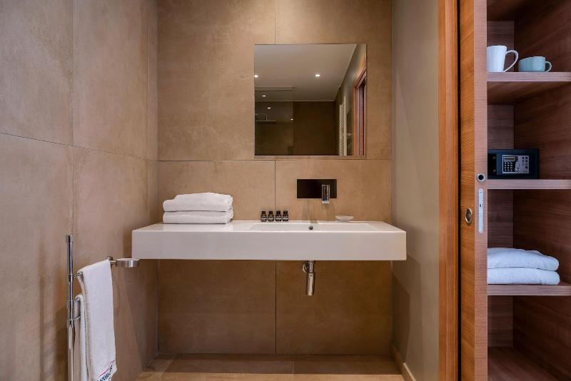 You & Me Beach Hotel - Oda