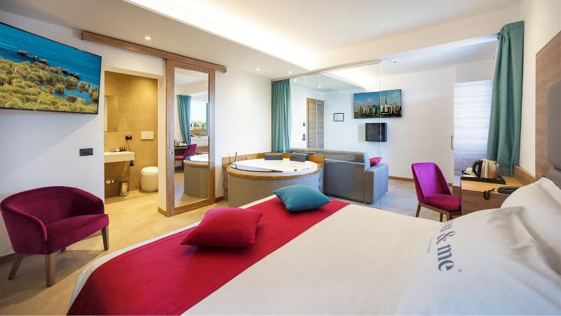 You & Me Beach Hotel - Oda