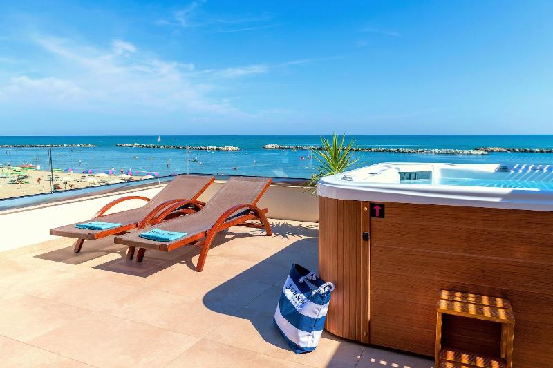 You & Me Beach Hotel - Oda