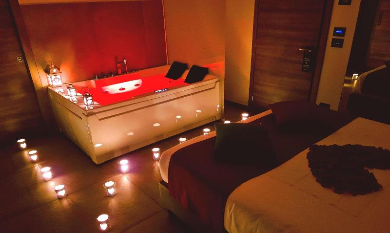 You & Me Beach Hotel - Oda