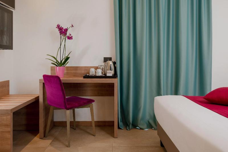You & Me Beach Hotel - Oda