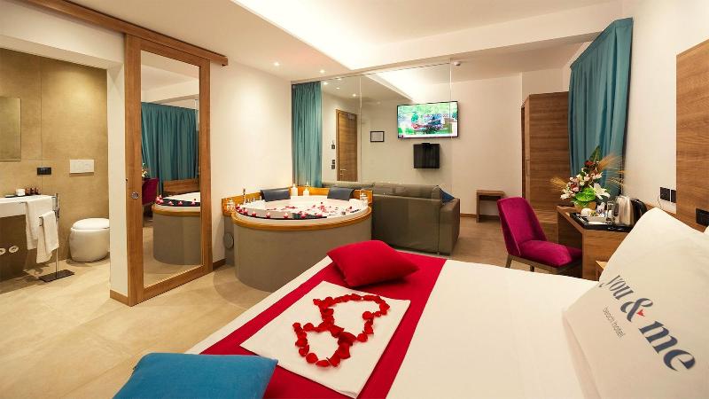 You & Me Beach Hotel - Oda