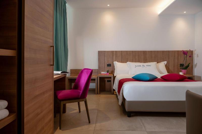 You & Me Beach Hotel - Oda