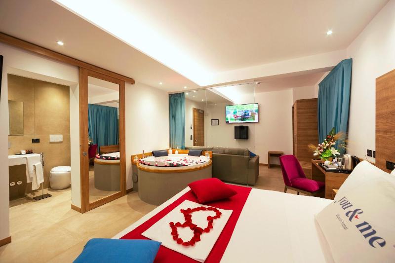 You & Me Beach Hotel - Oda