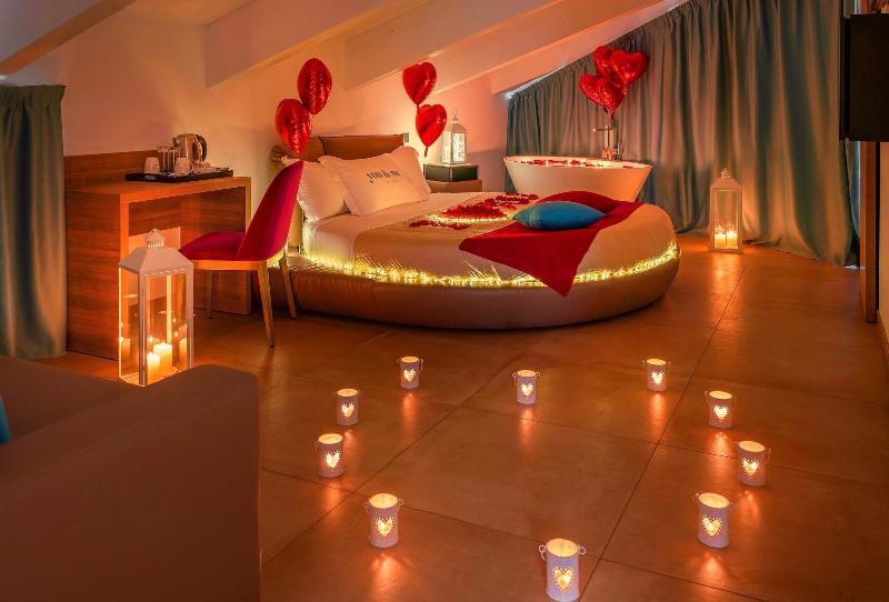 You & Me Beach Hotel - Oda