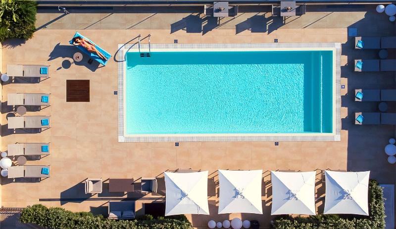You & Me Beach Hotel - Havuz