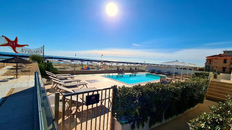 You & Me Beach Hotel - Havuz