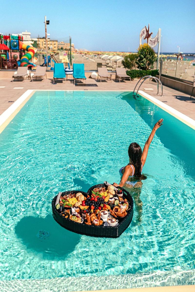 You & Me Beach Hotel - Havuz