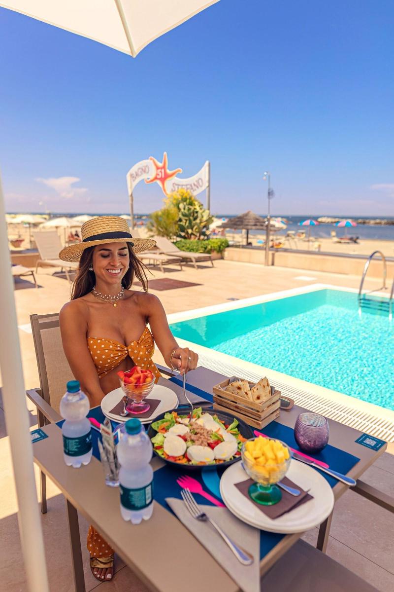 You & Me Beach Hotel - Havuz