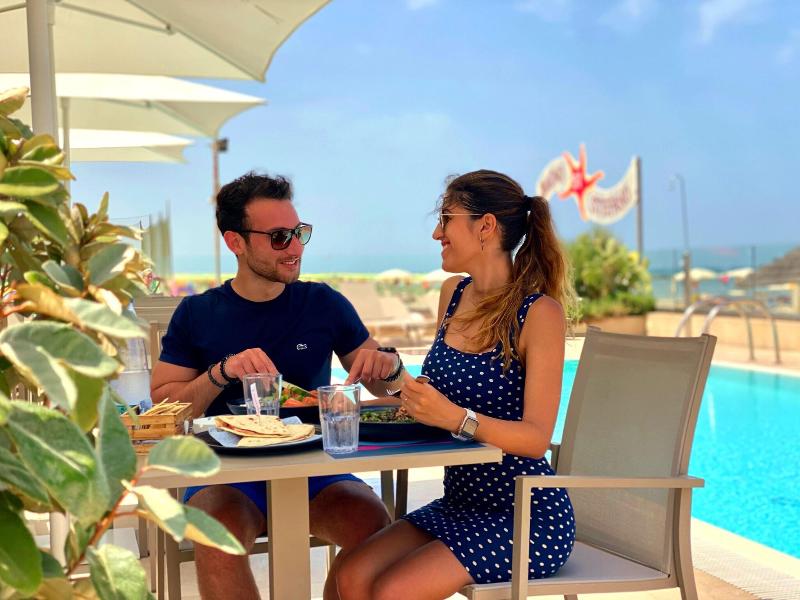 You & Me Beach Hotel - Havuz