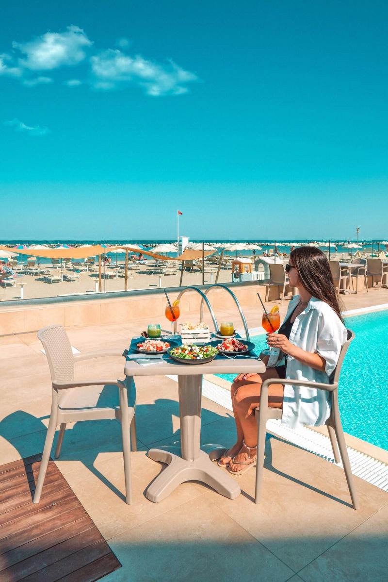 You & Me Beach Hotel - Havuz