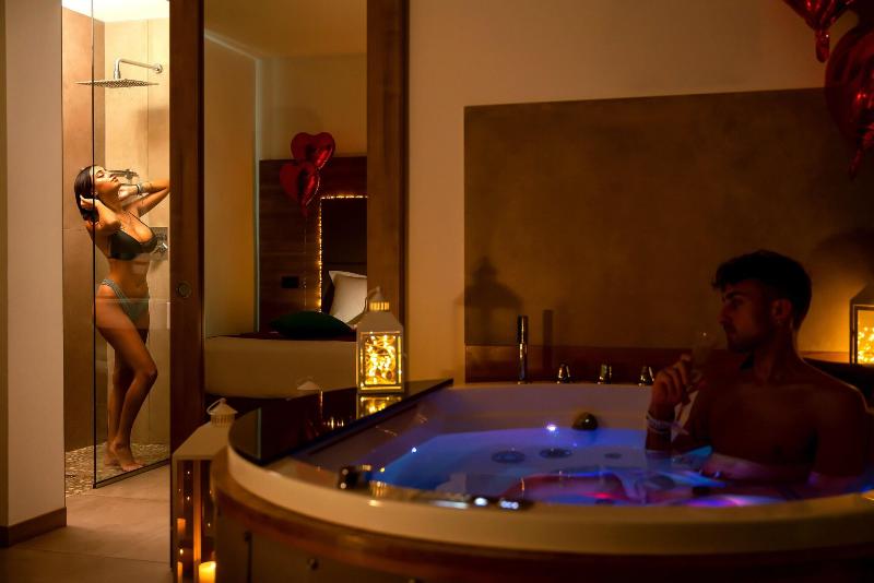 You & Me Beach Hotel - Havuz