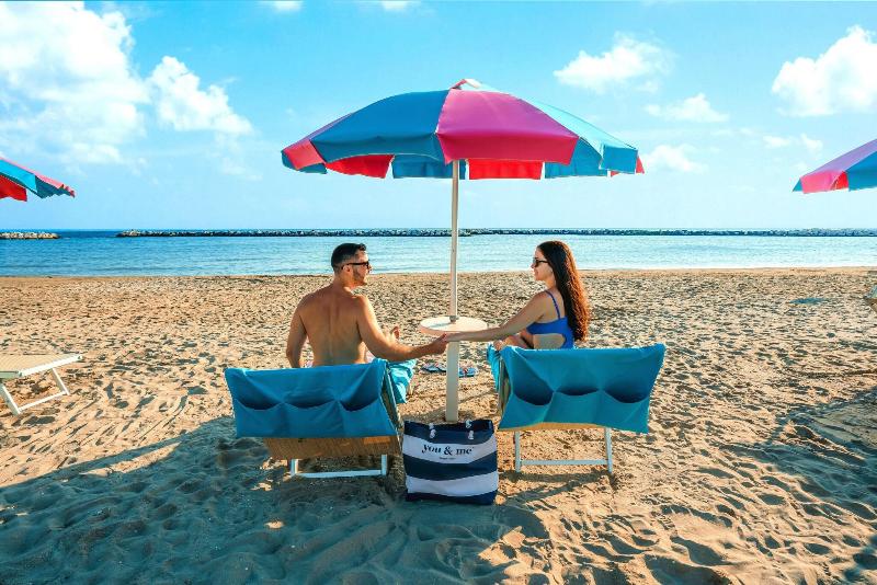 You & Me Beach Hotel - Plaj
