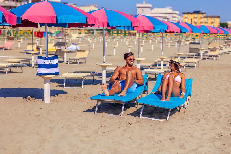 You & Me Beach Hotel - Plaj