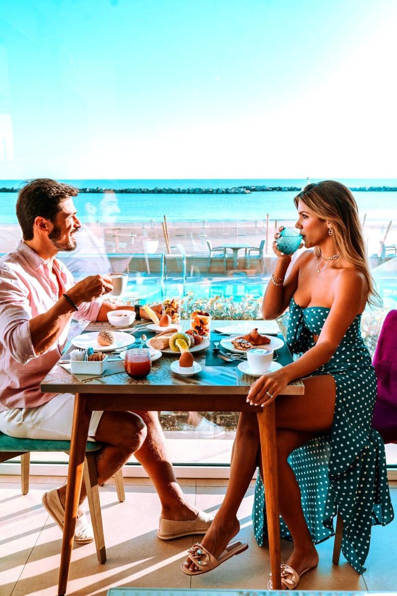 You & Me Beach Hotel - Restoran