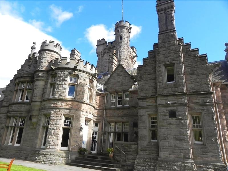 Mansion House - Genel
