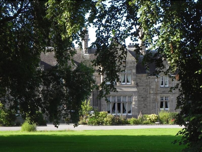 Mansion House - Genel