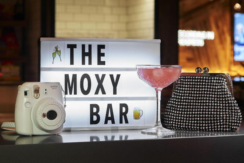 Moxy Slough - Bar