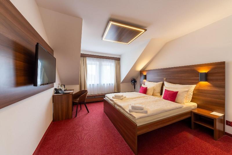 Bohemia Inn Hotel - Oda