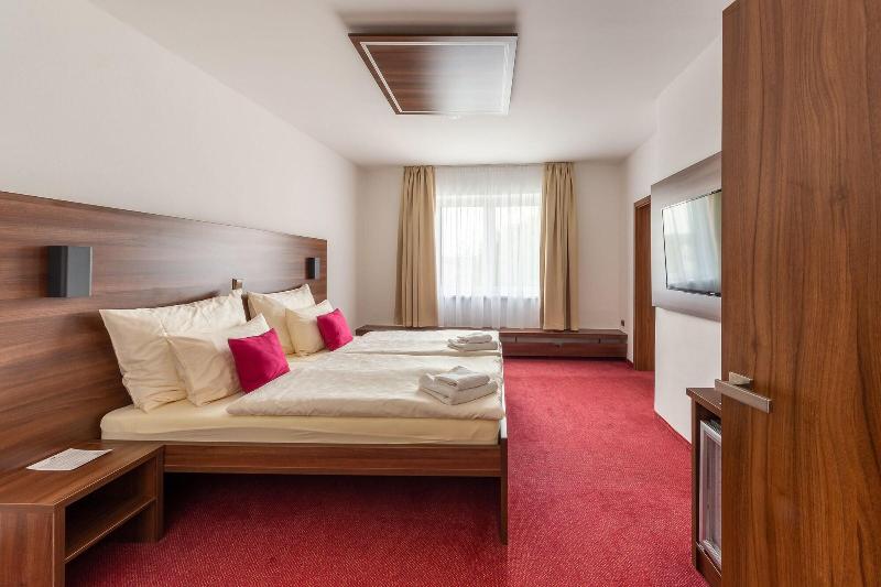 Bohemia Inn Hotel - Oda
