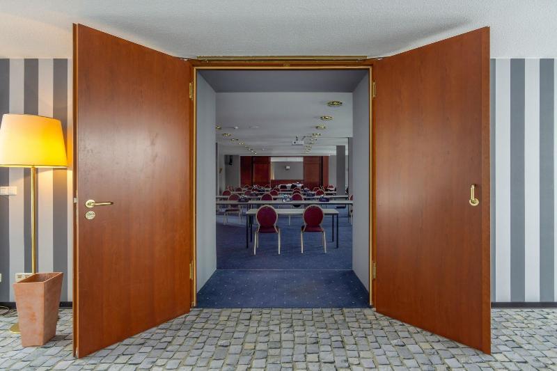SL'otel im Parforcehaus - Toplantı