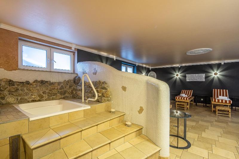 SL'otel im Parforcehaus - Aktivite