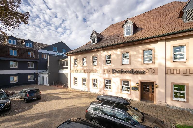 SL'otel im Parforcehaus - Genel