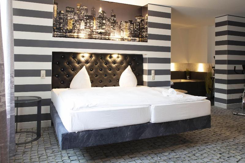 SL'otel im Parforcehaus - Oda