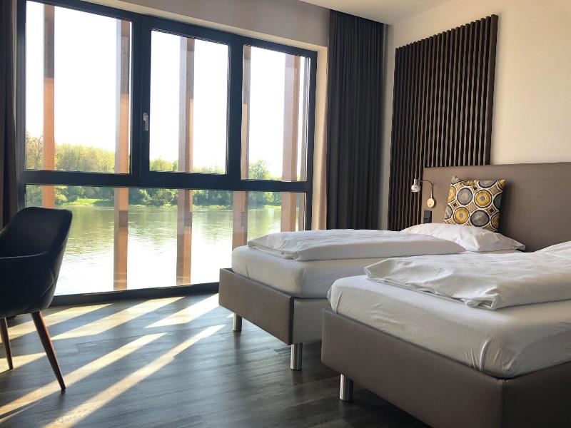 DONAUHOF HOTEL trinken.essen. schlafen - Oda