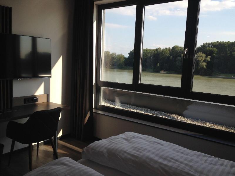 DONAUHOF HOTEL trinken.essen. schlafen - Oda