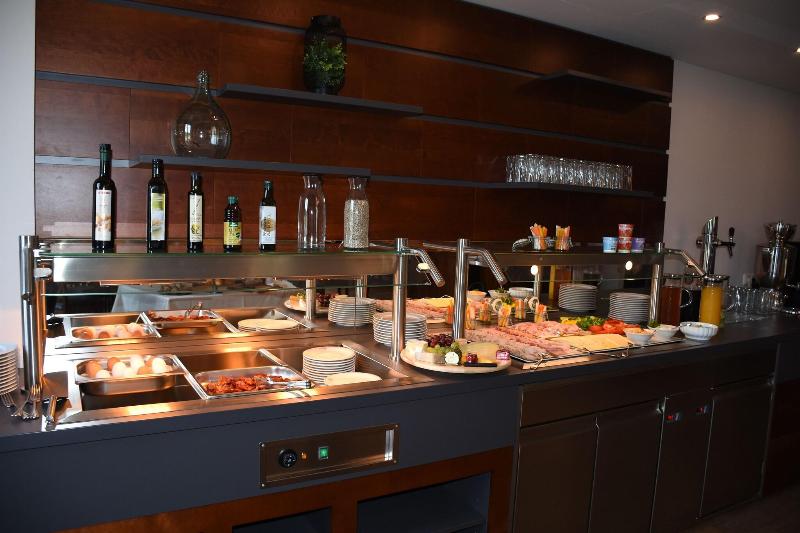 DONAUHOF HOTEL trinken.essen. schlafen - Restoran