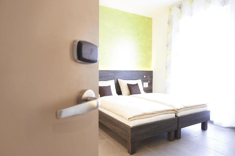 Eee Hotel Traun - Oda