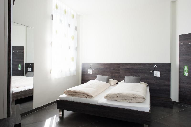 Eee Hotel Traun - Oda