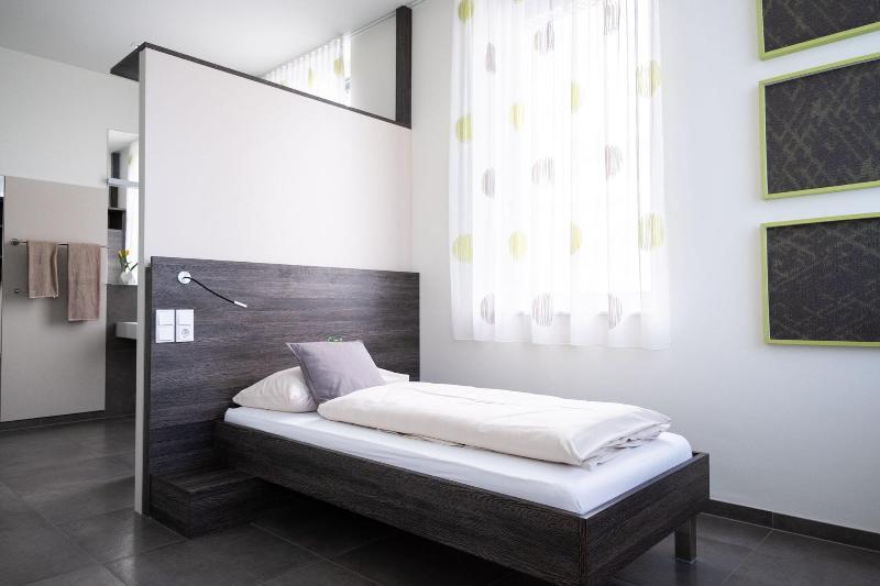 Eee Hotel Traun - Oda
