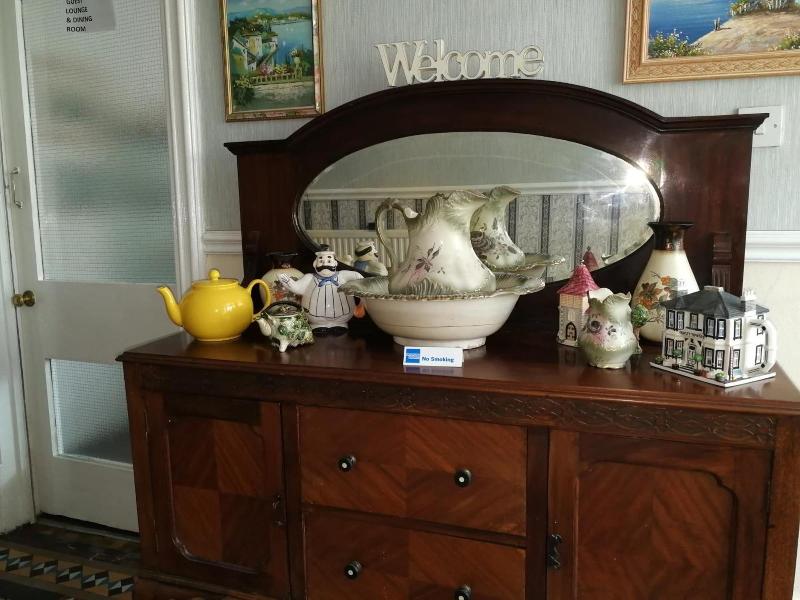 Overton Villa Hotel - Lobi