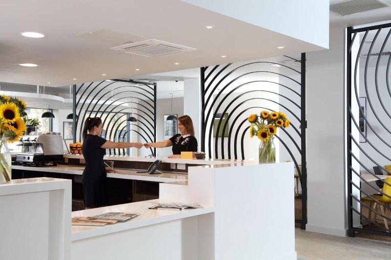 Sunley Hotel - Lobi